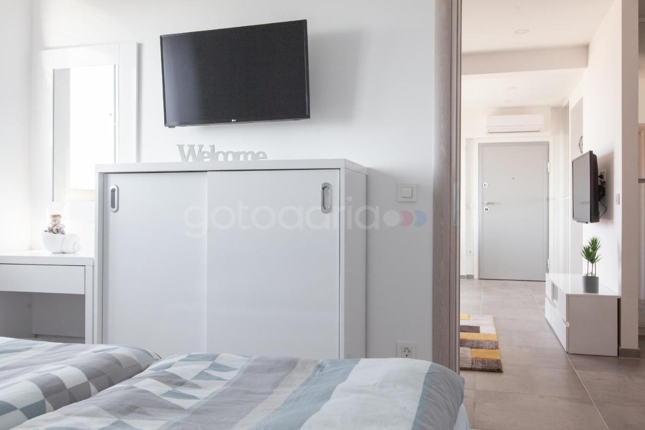 Luxury Apartment Sofia -Free Beach Parking Makarska Esterno foto